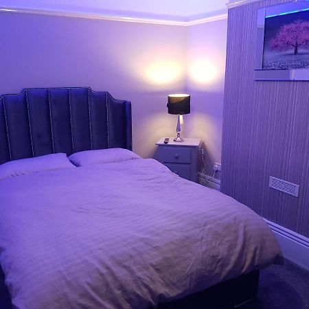 Highfields Living - All Rooms Ensuite- Free Wifi- Free Local Parking Sheffield Esterno foto
