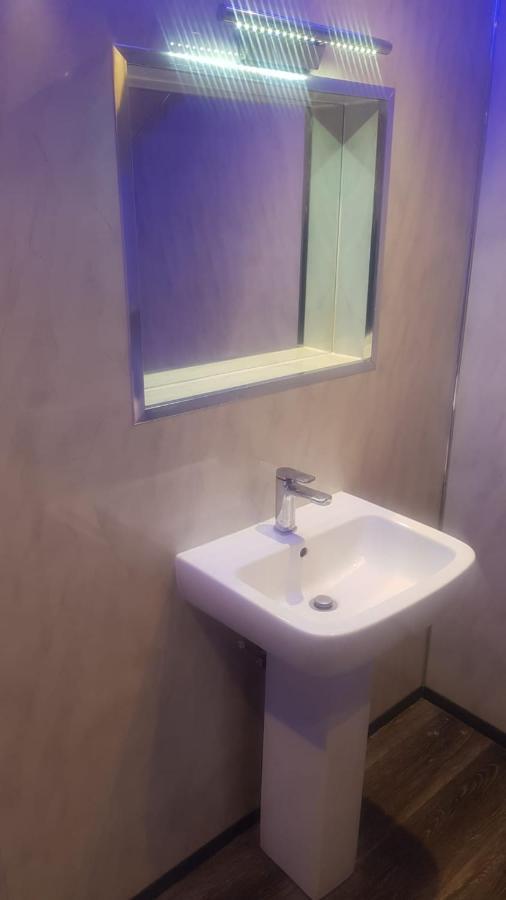 Highfields Living - All Rooms Ensuite- Free Wifi- Free Local Parking Sheffield Esterno foto