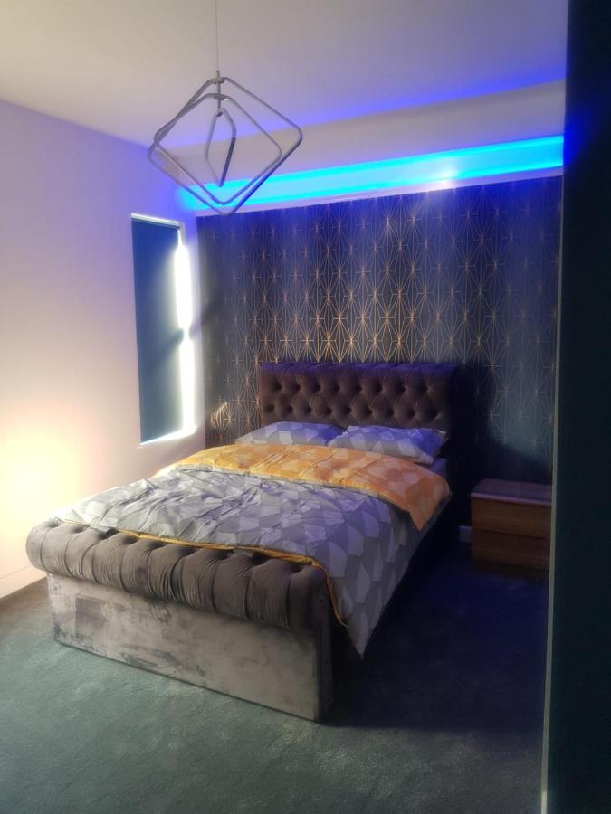 Highfields Living - All Rooms Ensuite- Free Wifi- Free Local Parking Sheffield Esterno foto