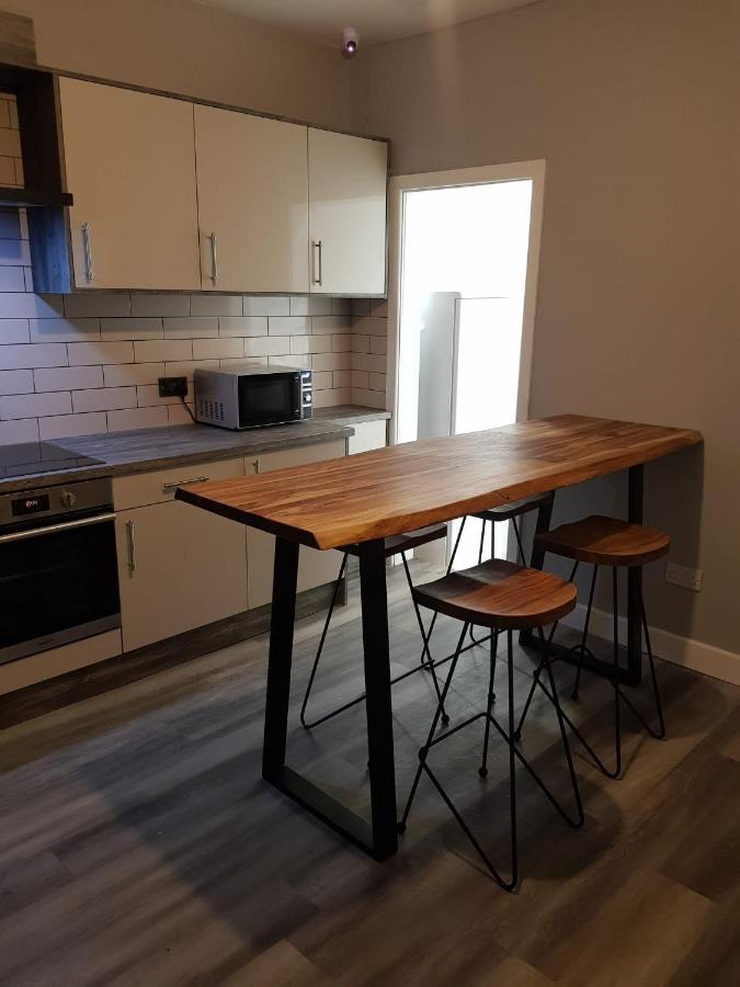 Highfields Living - All Rooms Ensuite- Free Wifi- Free Local Parking Sheffield Esterno foto