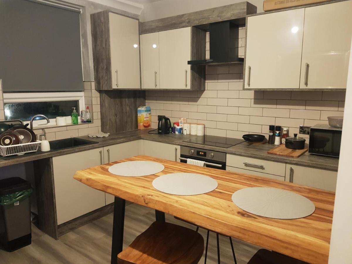 Highfields Living - All Rooms Ensuite- Free Wifi- Free Local Parking Sheffield Esterno foto