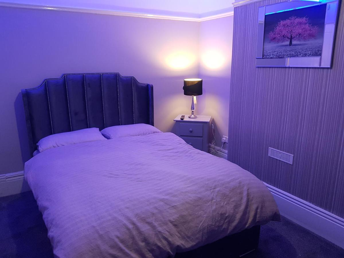 Highfields Living - All Rooms Ensuite- Free Wifi- Free Local Parking Sheffield Esterno foto