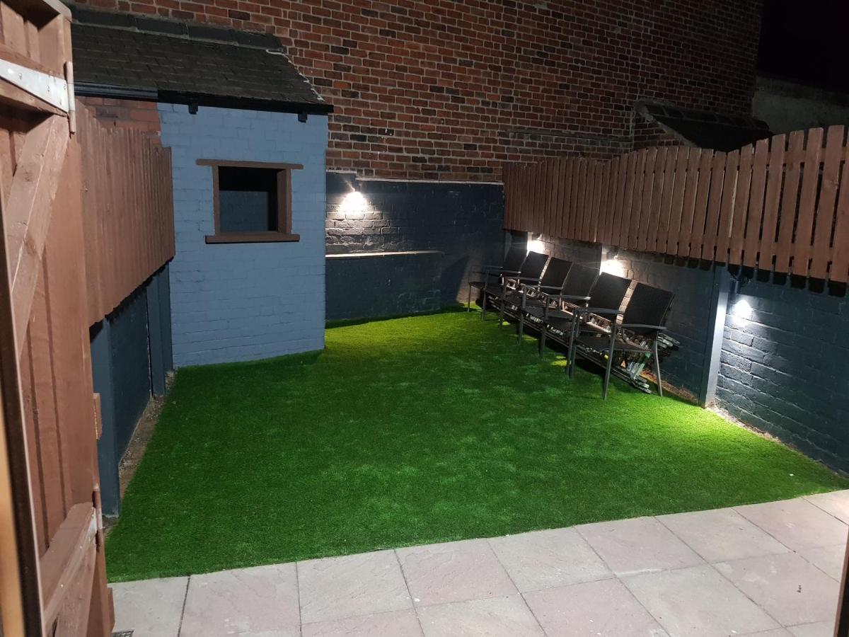 Highfields Living - All Rooms Ensuite- Free Wifi- Free Local Parking Sheffield Esterno foto