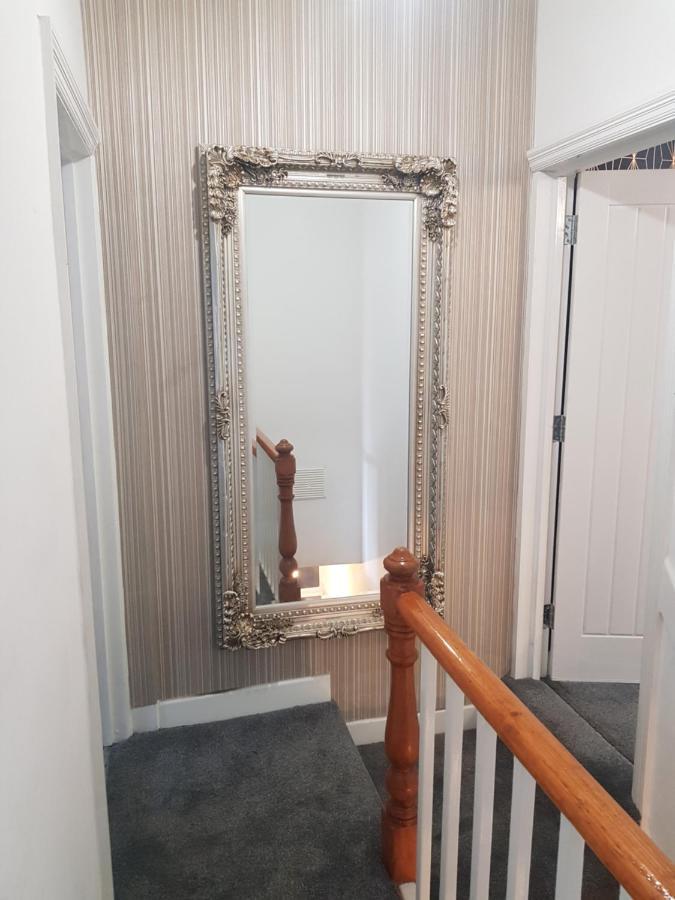 Highfields Living - All Rooms Ensuite- Free Wifi- Free Local Parking Sheffield Esterno foto