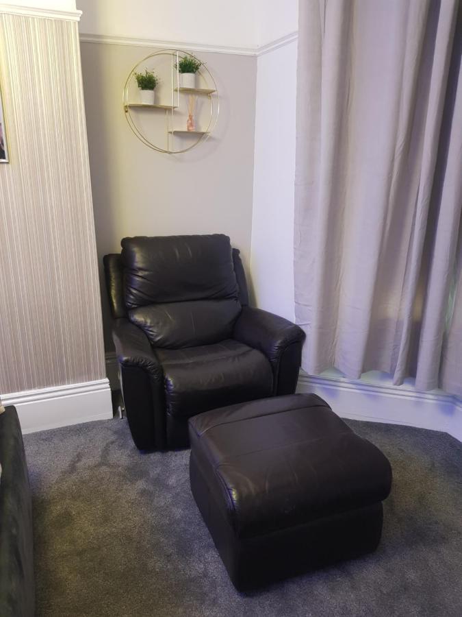 Highfields Living - All Rooms Ensuite- Free Wifi- Free Local Parking Sheffield Esterno foto
