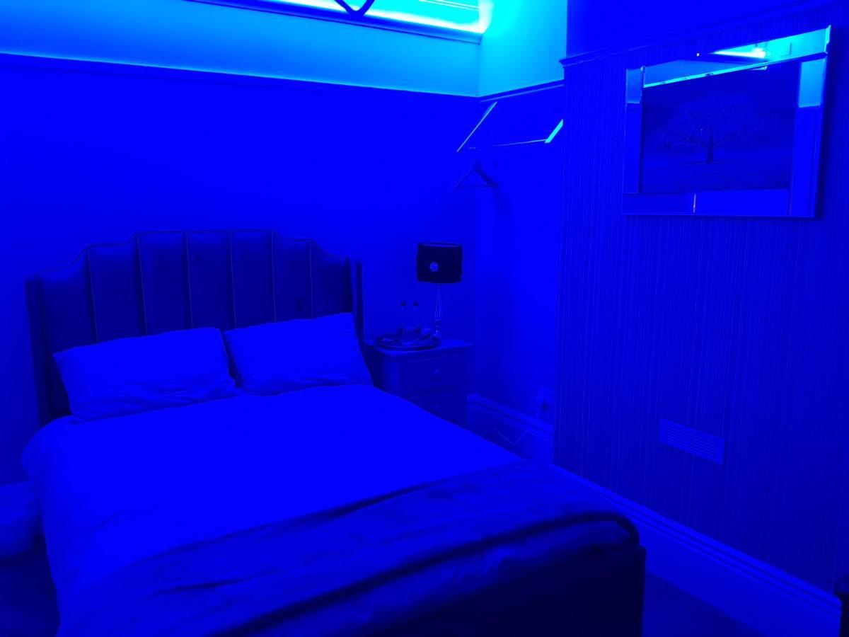Highfields Living - All Rooms Ensuite- Free Wifi- Free Local Parking Sheffield Esterno foto
