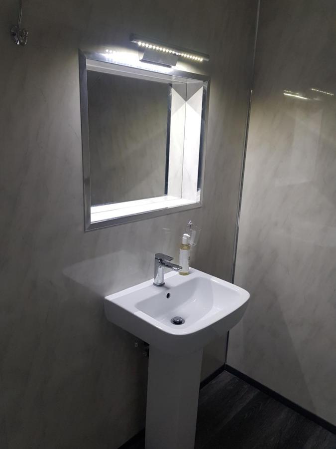 Highfields Living - All Rooms Ensuite- Free Wifi- Free Local Parking Sheffield Esterno foto