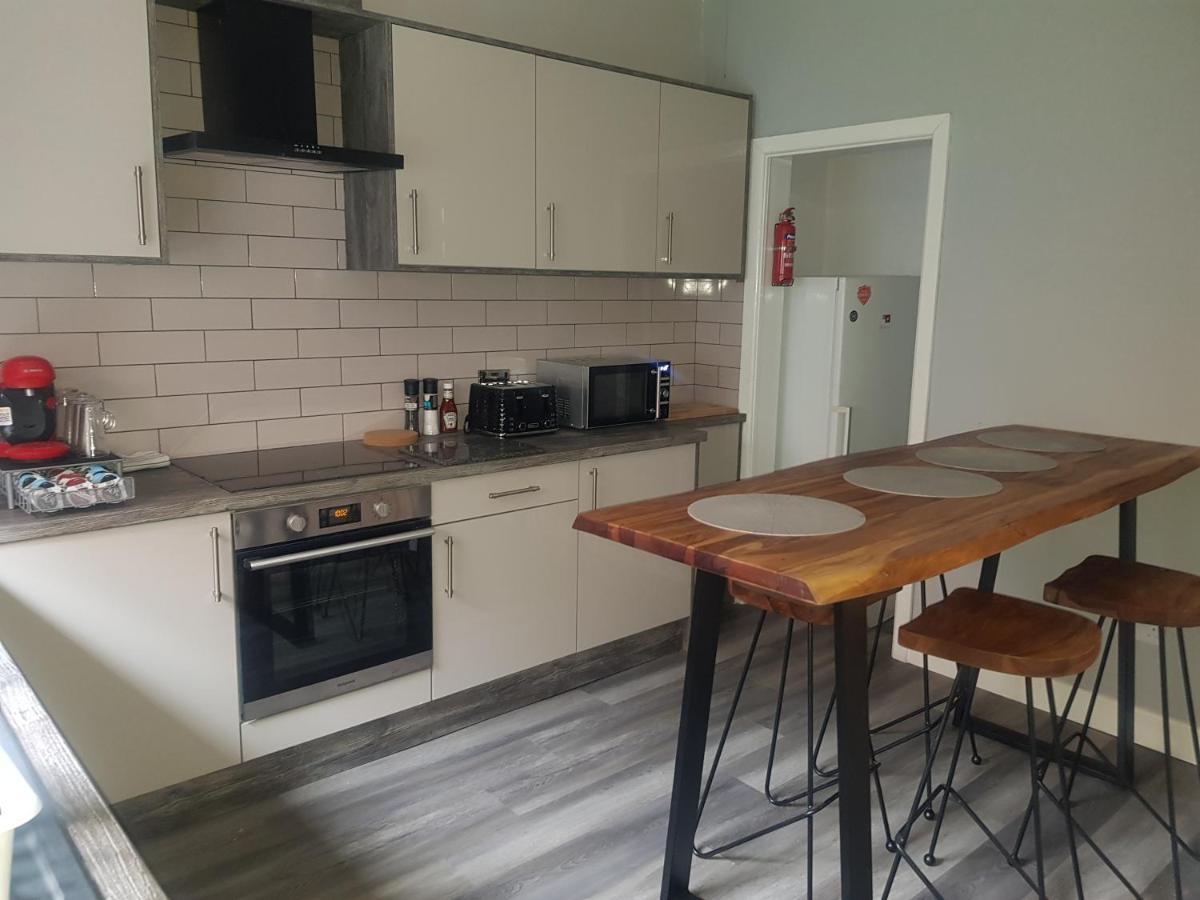 Highfields Living - All Rooms Ensuite- Free Wifi- Free Local Parking Sheffield Esterno foto