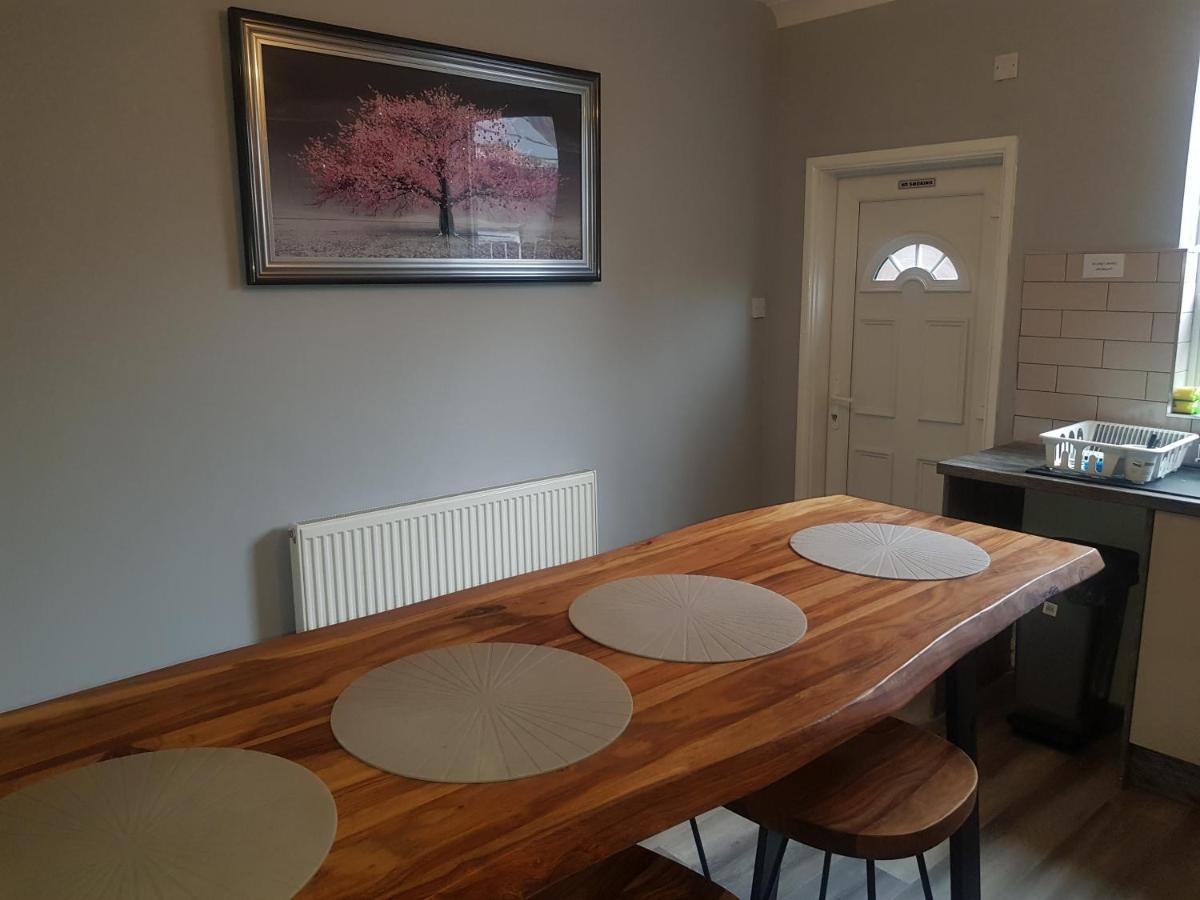 Highfields Living - All Rooms Ensuite- Free Wifi- Free Local Parking Sheffield Esterno foto
