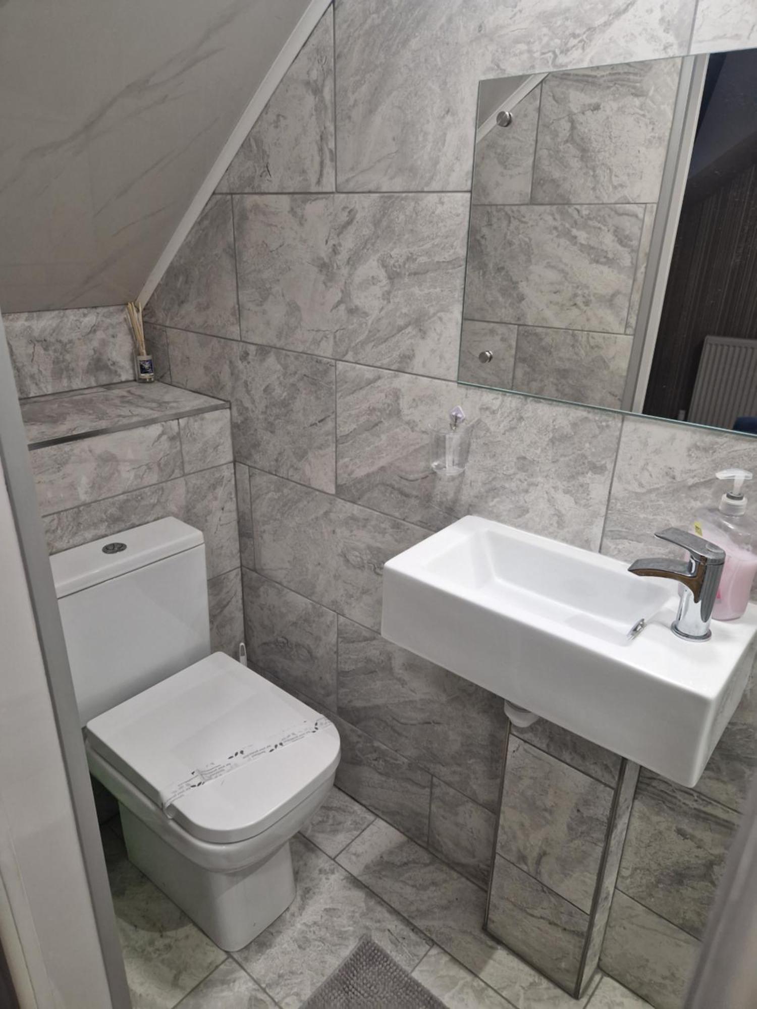 Highfields Living - All Rooms Ensuite- Free Wifi- Free Local Parking Sheffield Esterno foto